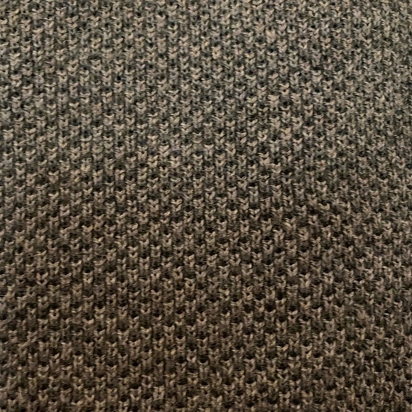 GAP top, thermal style, size Small. V-neck, long sleeves. Olive green. - Picture 4 of 6